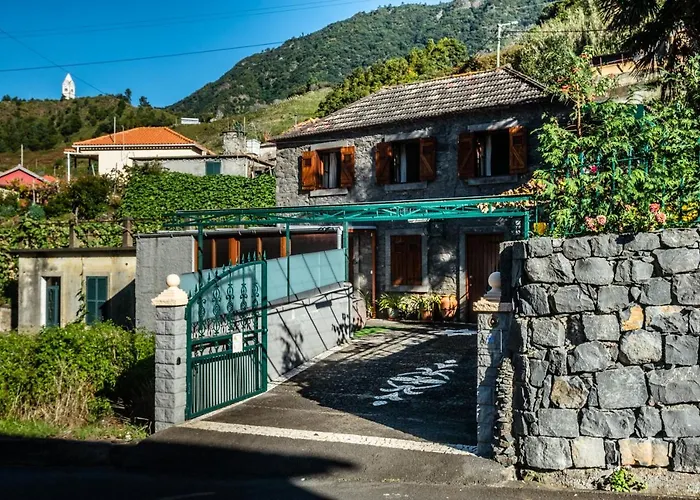Apartment Stone House 