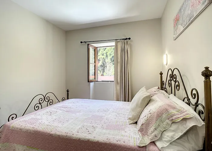 Apartment Stone House 